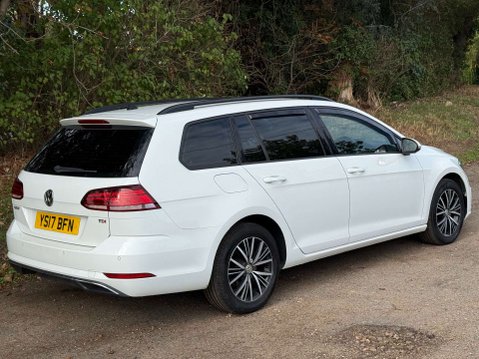 Volkswagen Golf 1.6 Golf SE Nav TDI BlueMotion Technology 5dr 24