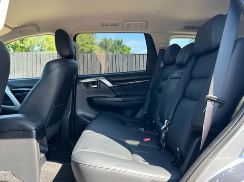 Mitsubishi Shogun Sport DI-D 4 21