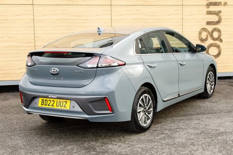 Hyundai IONIQ PREMIUM 2