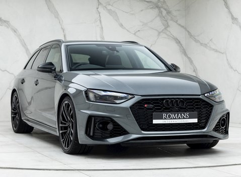 Audi RS4 Avant Carbon Black 1