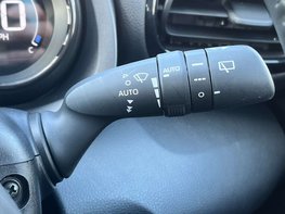 Toyota Yaris 1.5 Yaris Dynamic HEV CVT 5dr 60