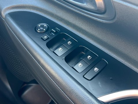 Hyundai i20 T-GDI PREMIUM MHEV 39