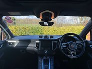 Porsche Macan 2.0 Macan Semi-Auto 4WD 5dr 37