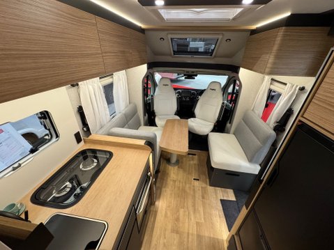 Pilote P740FGJ Evidence 2026 MODEL SHOW VAN 12