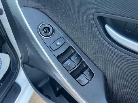 Hyundai i30 1.6 Active Auto Euro 5 5dr 32