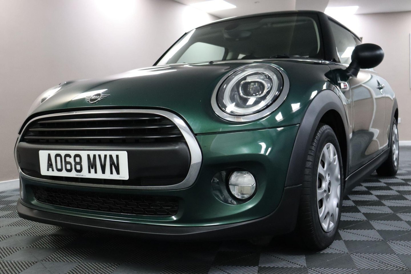 2018 MINI Hatch — image 24