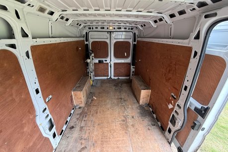 Peugeot Boxer BLUEHDI 435 L4H2 PROFESSIONAL P/V 28