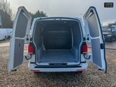 Volkswagen Transporter SWB L1H1 Low Roof Highline T28 Air Con Alloys Sensors EURO 6 8
