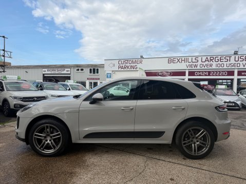 Porsche Macan PDK 10