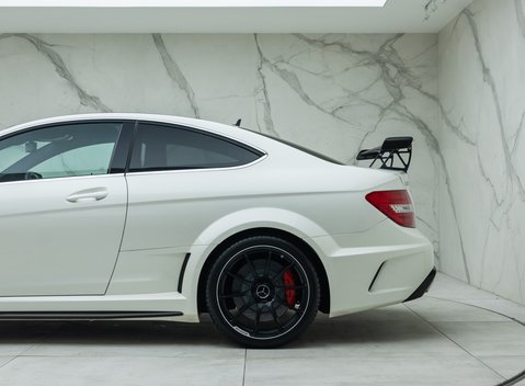 Mercedes-Benz C63 AMG Black Series 24
