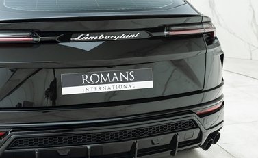 Lamborghini Urus 30