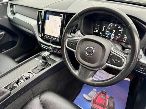 Volvo XC60 2.0 T5 Momentum Auto AWD Euro 6 (s/s) 5dr 44