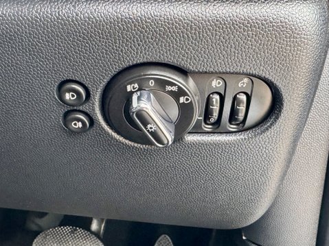 Mini Hatch COOPER 21