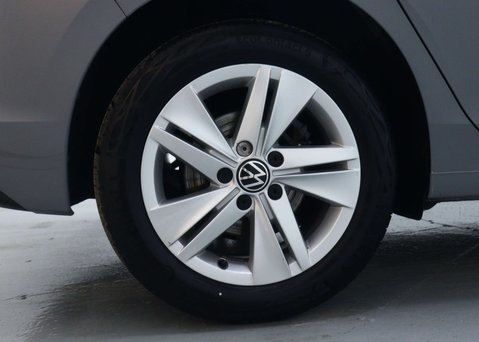 Volkswagen Golf 1.0 eTSI MHEV Life Hatchback 5dr Petrol Hybrid DSG Euro 6 (s/s) (110 ps) 14