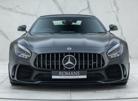 Mercedes-Benz AMG GT R Roadster 11