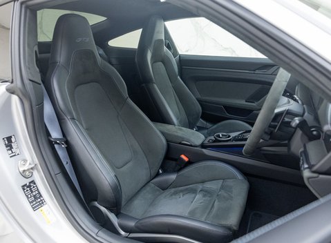 Porsche 911 Carrera GTS (992.2) 14