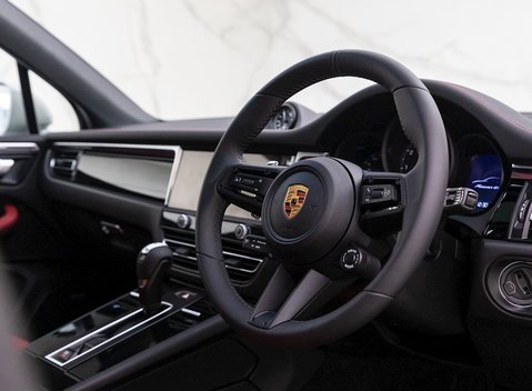 Porsche Macan GTS 9