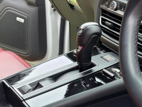 Porsche Macan S PDK 16