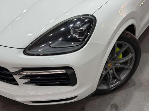 Porsche Cayenne 3.0 V6 E-Hybrid 14.1kWh SUV 5dr Petrol Plug-in Hybrid TiptronicS 4WD Euro 6 15