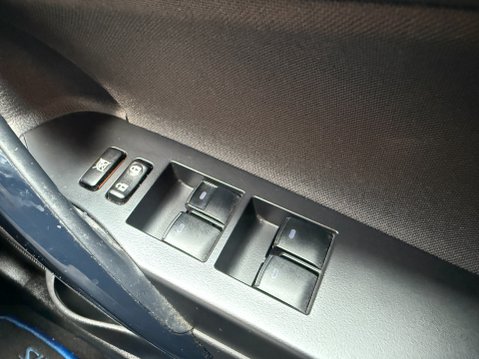 Toyota Auris VVT-I HYBRID BUSINESS EDITION TSS 30