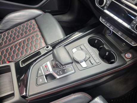 Audi RS4 2.9 TFSI V6 Estate 5dr Petrol Tiptronic quattro Euro 6 (s/s) (450 ps) 13