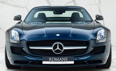 Mercedes-Benz SLS AMG 4