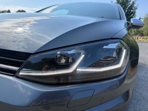 Volkswagen Golf 2.0 Golf R TSi Semi-Auto 4WD 5dr 48