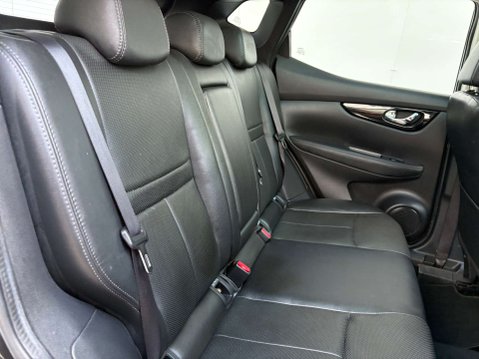 Nissan Qashqai 1.6 Qashqai Tekna dCi CVT 5dr 30
