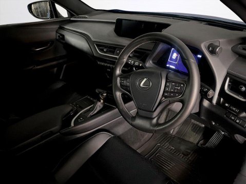 Lexus Ux 2.0 250h Takumi SUV 5dr Petrol Hybrid E-CVT Euro 6 (s/s) (184 ps) 12