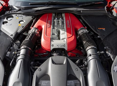 Ferrari 812 Superfast 30