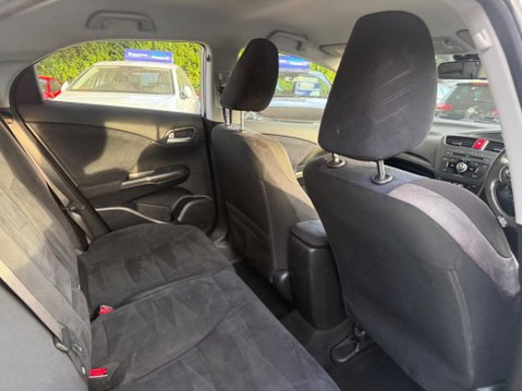 Honda Civic 1.8 i-VTEC ES Euro 5 (s/s) 5dr 26