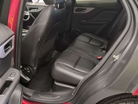 Jaguar F-Pace 2.0 F-PACE R-Sport AWD D Auto 4WD 5dr 17
