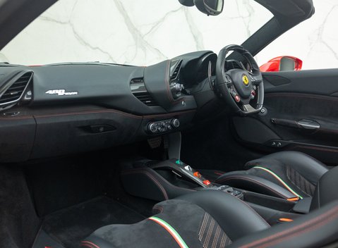 Ferrari 488 SPIDER 22