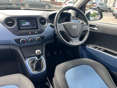 Hyundai i10 1.2 Premium Euro 5 5dr 29
