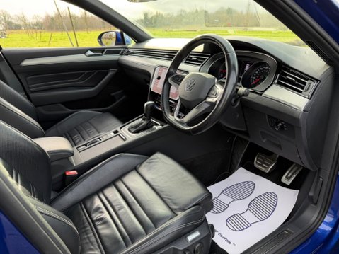 Volkswagen Passat 2.0 TDI R-Line DSG Euro 6 (s/s) 5dr 29