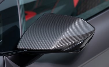 Lamborghini Revuelto 36