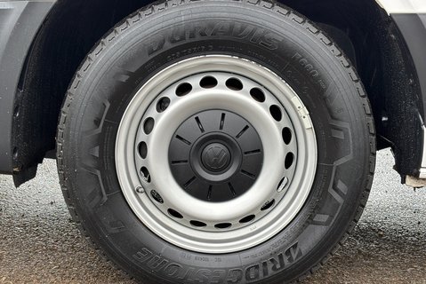 Volkswagen Crafter CR35 140 ps Tdi L3 H2 Trendline Panel Van - Rear Camera 32