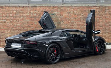 Lamborghini Aventador S LP740-4 8