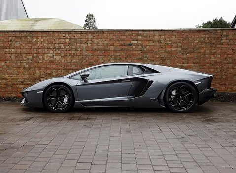 Lamborghini Aventador LP 700-4 14