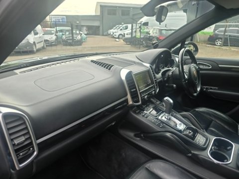 Porsche Cayenne D V6 TIPTRONIC 8