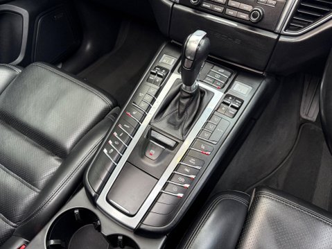 Porsche Macan 3.0 TD V6 S PDK 4WD Euro 6 (s/s) 5dr 10