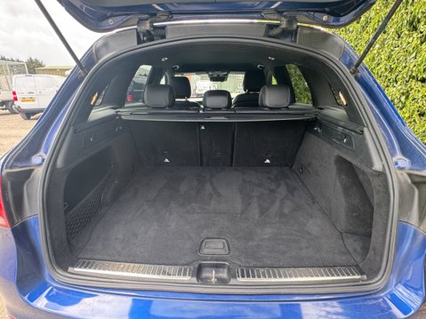 Mercedes-Benz GLC 2.0 GLC220d AMG Line (Premium) SUV 5dr Diesel G-Tronic+ 4MATIC Euro 6 (s/s) 10
