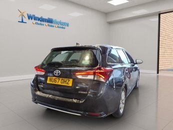 Toyota Auris 1.8 VVT-h Business Edition Touring Sports CVT Euro 6 (s/s) 5dr (Safety Sens