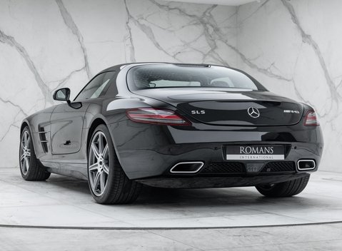 Mercedes-Benz SLS AMG 11