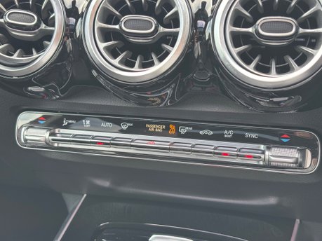 Mercedes-Benz GLB GLB 220 D 4MATIC AMG LINE PREMIUM PLUS 25