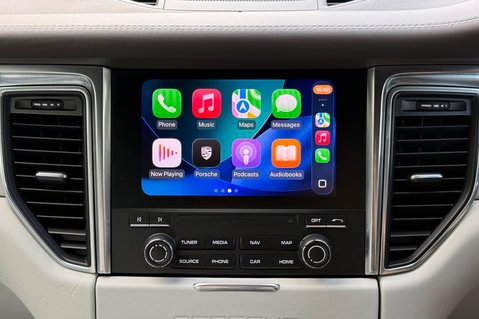 Porsche Macan TURBO PDK - TWO OWNERS -LANE ASSIST -20 INCH ALLOYS -APPLE CAR PLAY 4