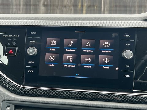 Volkswagen Polo LIFE TSI 24