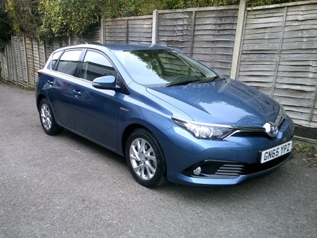 Toyota Auris VVT-I BUSINESS EDITION ONLY 13,000 MILES FROM NEW 1