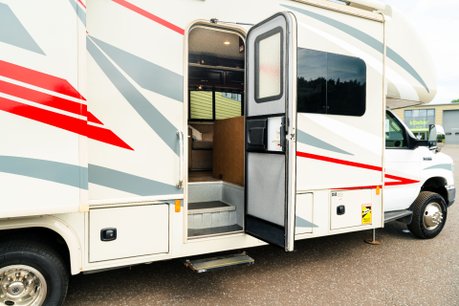 Ford E450 FLEETWOOD. NOW SOLD. SIMILAR REQUIRED. PLEASE CALL 01903 254800. 10