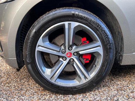 Jaguar F-Pace 3.0 D300 V6 S Auto AWD Euro 6 (s/s) 5dr 63